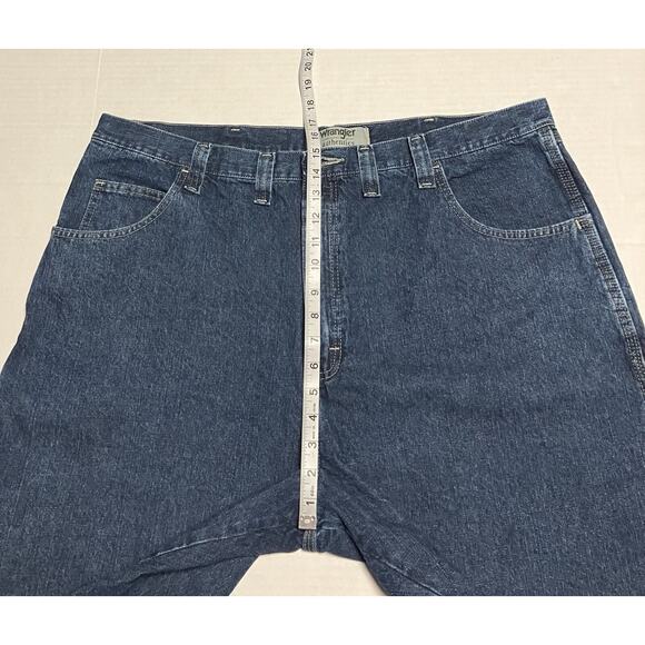 Mens Wrangler Jean Shorts Cargo Pockets Blue Denim 44 Measures 42.5” EUC - Picture 7 of 11